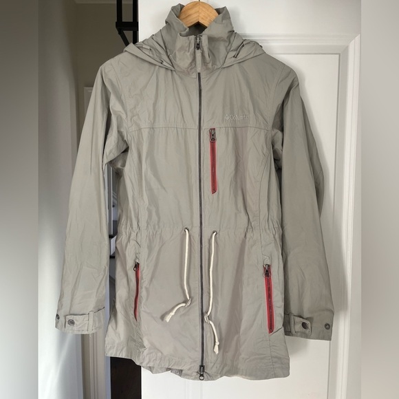 Columbia women’s jacket Sz. S waist drawstring light gray - Picture 1 of 9